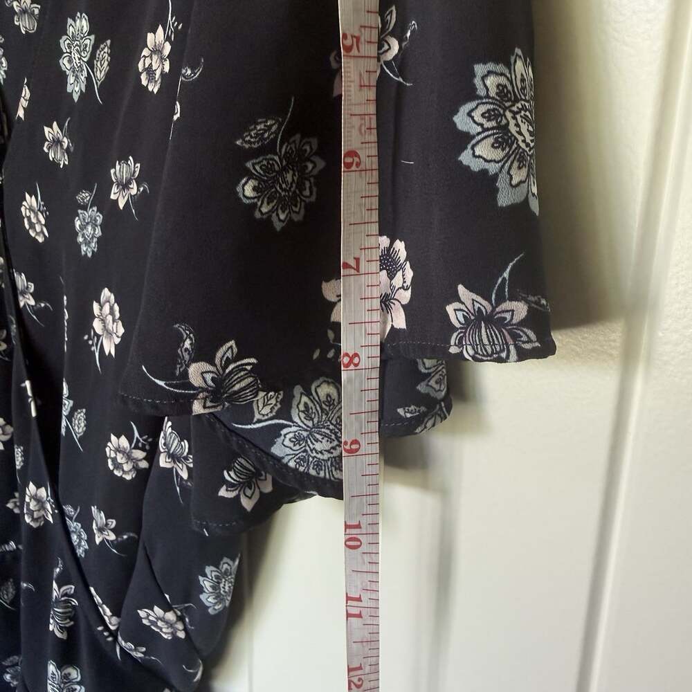 LOFT Navy/White Floral V-Neck Romper XXL Ruffle Short Sleeve 100% Polyester - Picture 7 of 7